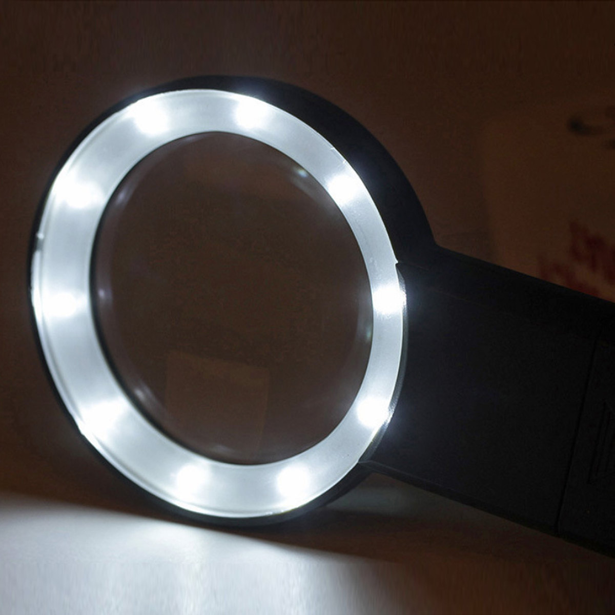 Лупа с 6-кратным увеличением с подсветкой 10 LED — изображение 3